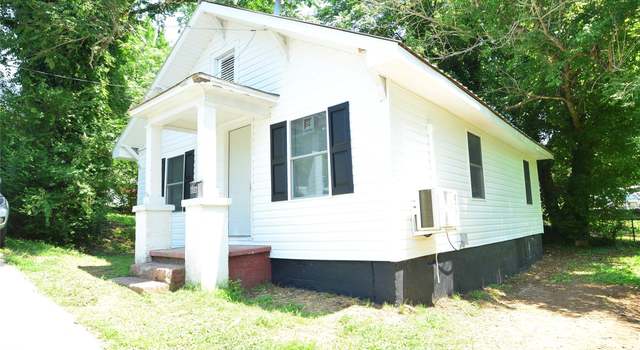 Photo of 606 Center St NW, Lenoir, NC 28645