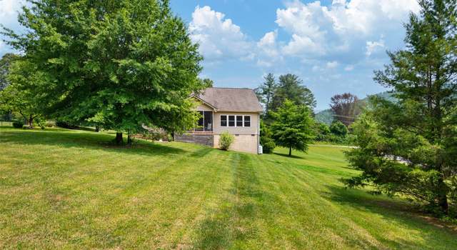 Photo of 1223 North Ridge Rd, Hendersonville, NC 28792