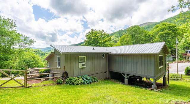 Photo of 131 Apple Blossom Ln, Maggie Valley, NC 28751