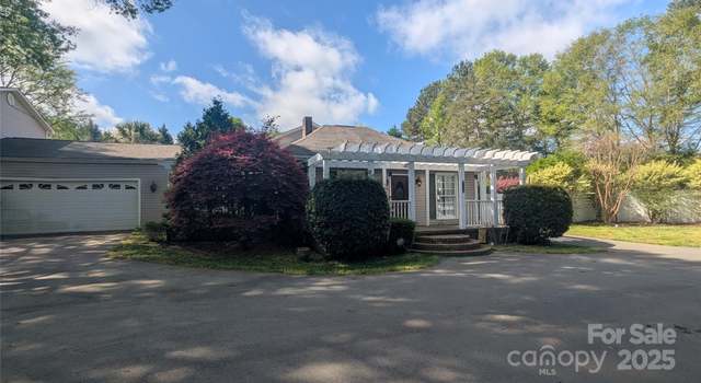 Photo of 1404 Oakdale Rd, Rock Hill, SC 29730