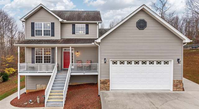 Photo of 165 Pottery Terrace Trl, Flat Rock, NC 28731