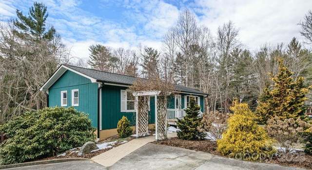 Photo of 520 Corbly Dr, Hendersonville, NC 28739