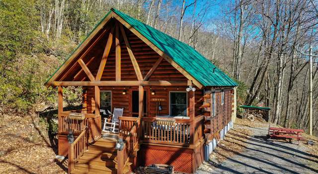 Photo of 758 Autumn Dr, Maggie Valley, NC 28751