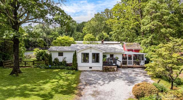 Photo of 245 Ashmore Ave, Hendersonville, NC 28791