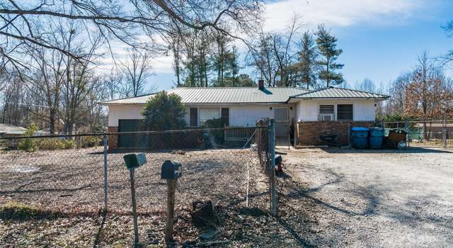 Photo of 118 Kirby St, Landrum, SC 29356