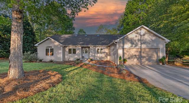 Photo of 300 Yacht Rd, Mooresville, NC 28117