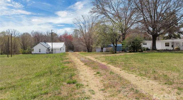 Photo of 305 Old Belwood Rd, Lawndale, NC 28090