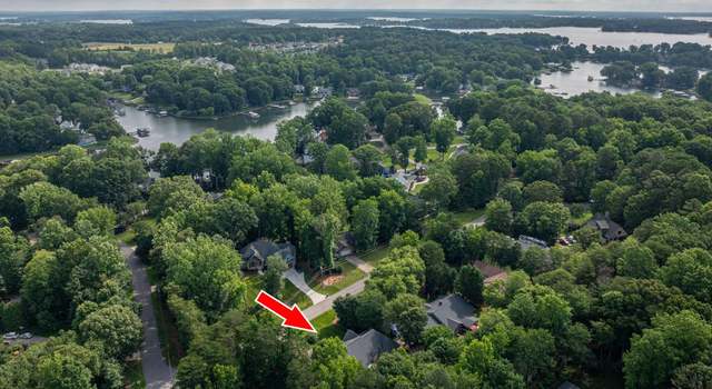 Photo of 7988 Golf Course Dr N, Denver, NC 28037