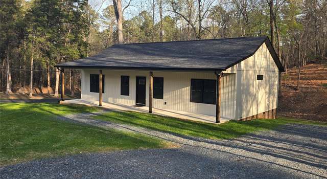 Photo of 107 Skyland Dr, Mount Gilead, NC 27306