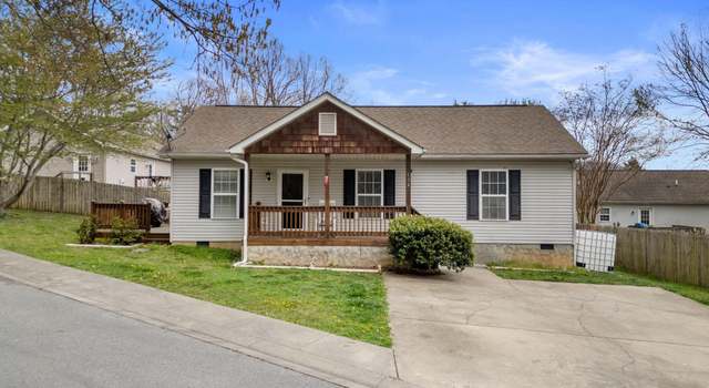 Photo of 134 W Newberry Dr, Fletcher, NC 28732