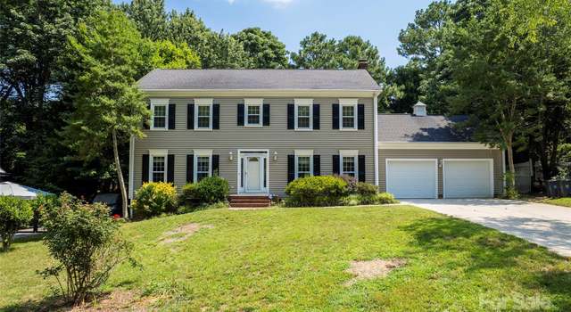 Photo of 1109 Sunnyview Cir, Matthews, NC 28105