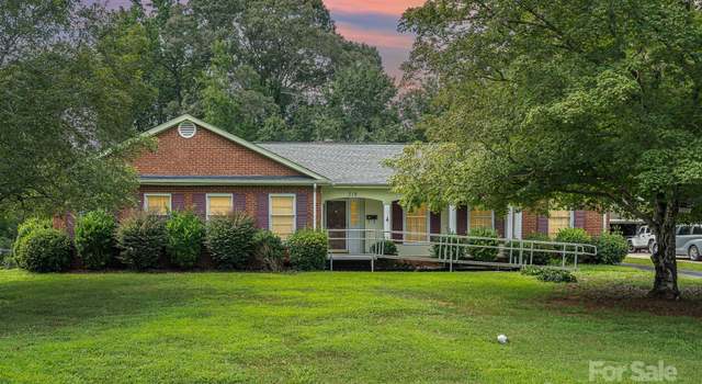 Photo of 216 Chadmore Dr, Charlotte, NC 28270