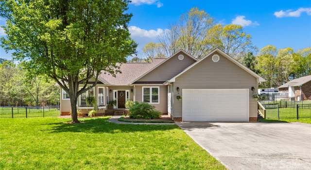 Photo of 102 Northshore Dr, Cherryville, NC 28021