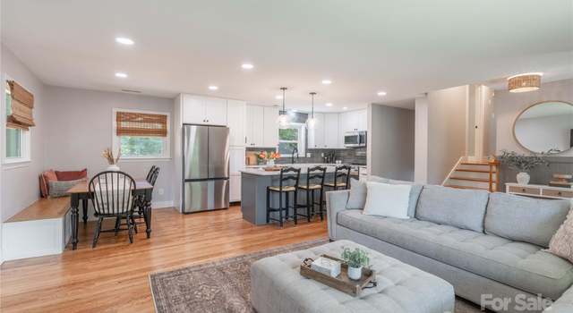 Photo of 2009 Edgewater Dr, Charlotte, NC 28210