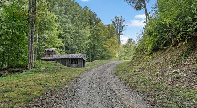 Photo of 520 White Oak Flats Rd, Green Mountain, NC 28740