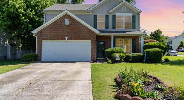 Photo of 2206 Waters Trail Dr, Charlotte, NC 28216