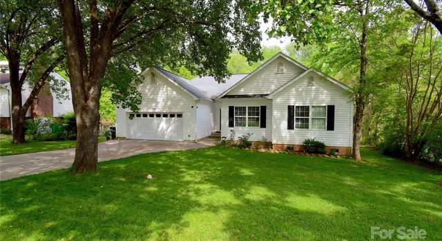 Property at 8200 Park Vista Cir, Charlotte, NC 28226, 3 beds, 2 baths