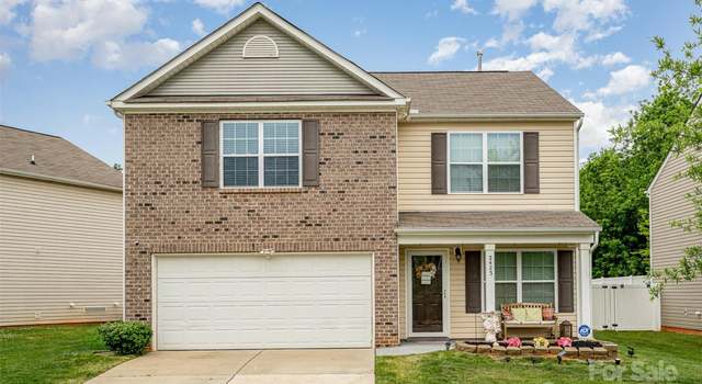 Photo of 2423 Dewey Creek Ln, Charlotte, NC 28216