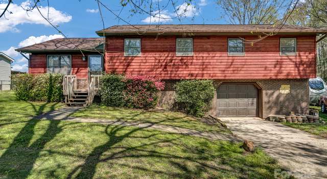 Photo of 10 Laurel Brook Dr, Hendersonville, NC 28792