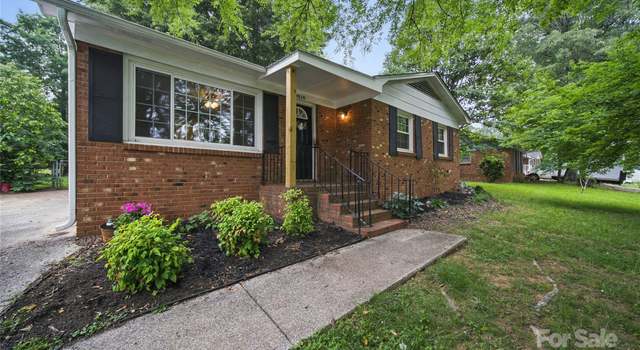 Photo of 9818 Starwood Dr, Charlotte, NC 28215