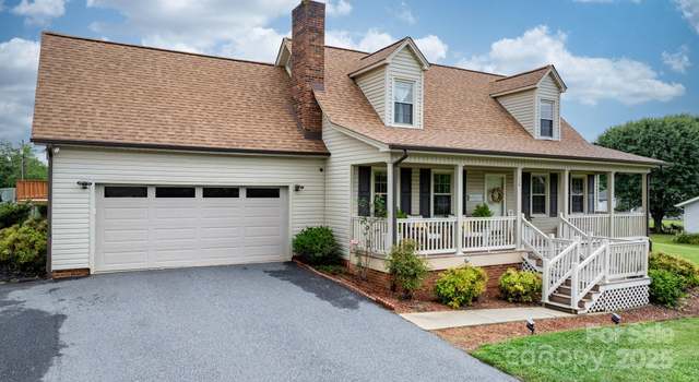 Photo of 139 Pleasant Garden Dr, Taylorsville, NC 28681