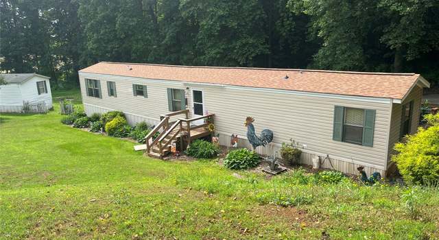 Photo of 2165 Peanuts Ln, Newton, NC 28658