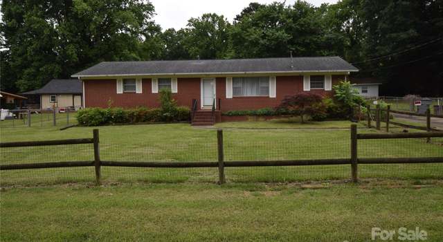 Photo of 908 Ravendale Dr, Charlotte, NC 28216