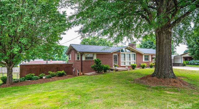Photo of 2836 20th Street Ln NE, Hickory, NC 28601
