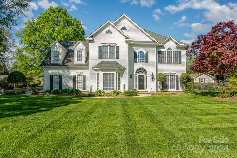 Photo of 108 Forest Glen Rd Mooresville, NC 28115