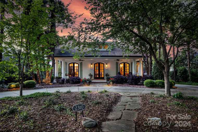 Photo of 2310 Westfield Rd Charlotte, NC 28207