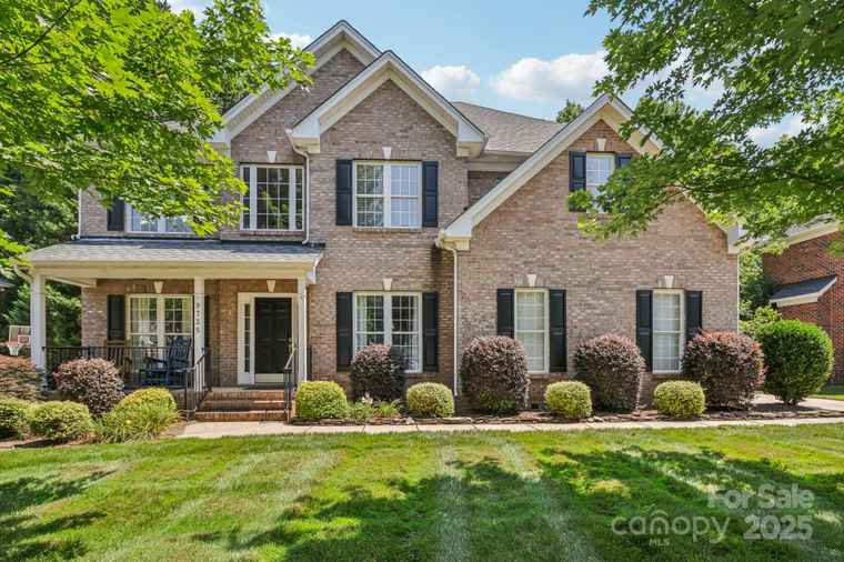 Photo of 9735 Devonshire Dr Huntersville, NC 28078