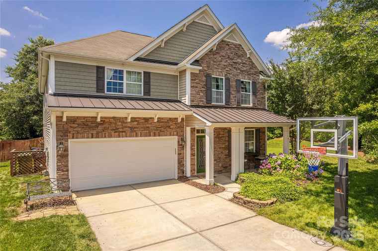 Photo of 516 Fair Oaks Dr Fort Mill, SC 29708