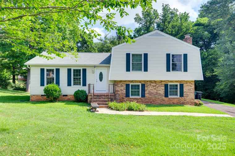 Photo of 810 Applegate Ct Gastonia, NC 28054