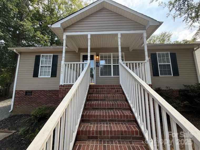 Photo of 471 Hillandale St NE Concord, NC 28025