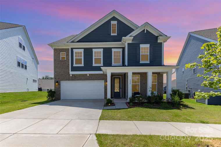 Photo of 6020 Sayles Way Fort Mill, SC 29715