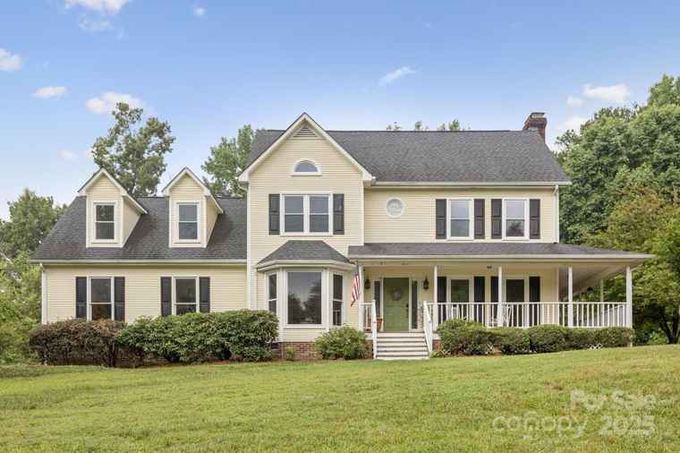 Photo of 851 Tanglewood Dr NE Concord, NC 28025