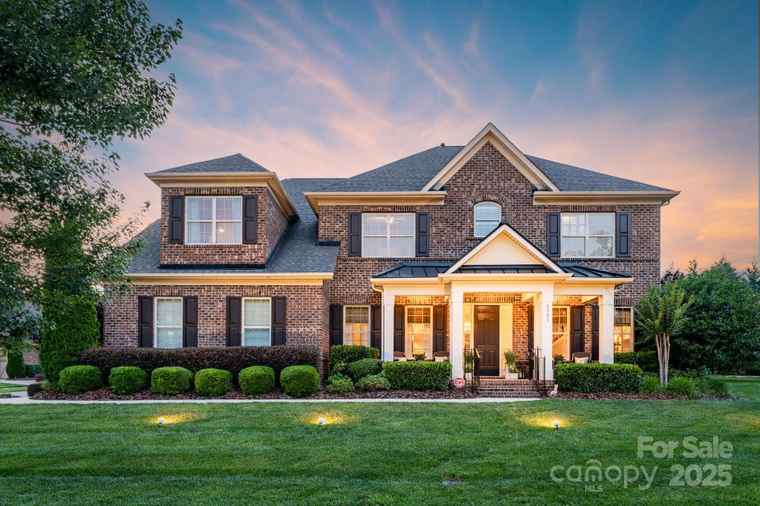 Photo of 8301 Caesars Head Dr Waxhaw, NC 28173