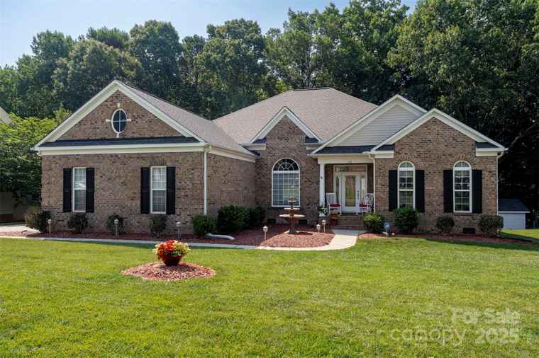 Photo of 126 Doyle Farm Ln Mooresville, NC 28115