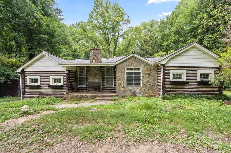 Photo of 1517 Summerville Rd Charlotte, NC 28214