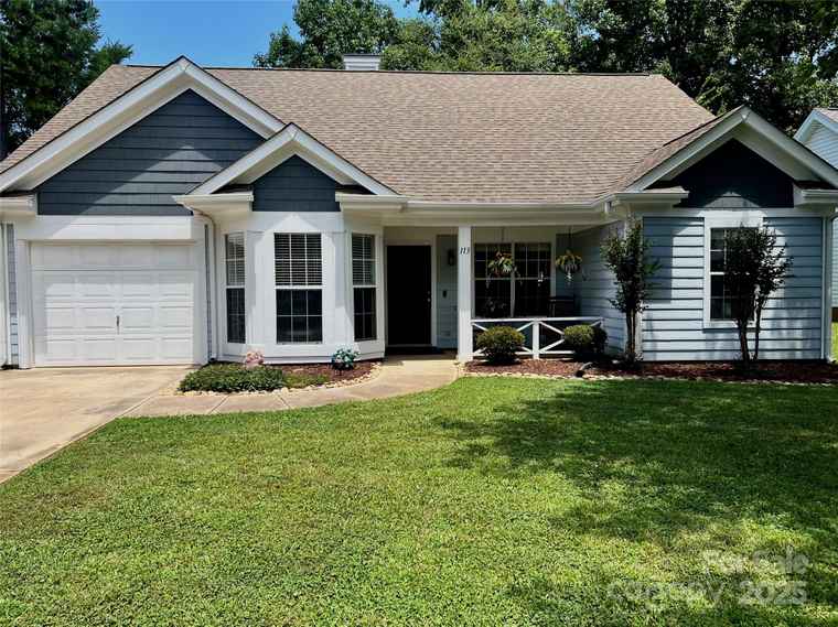 Photo of 113 Indian Paint Brush Dr Mooresville, NC 28115