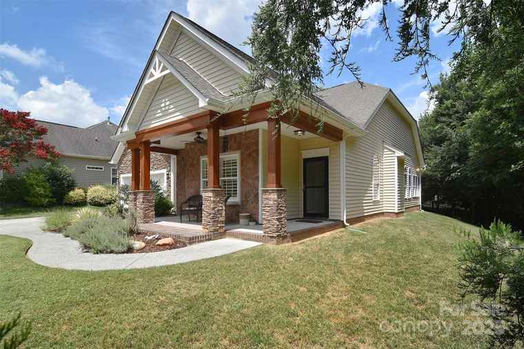 Photo of 1608 Privette Rd Matthews, NC 28105