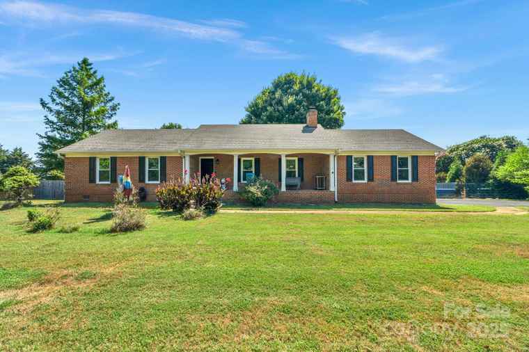Photo of 8608 Old Waxhaw Monroe Rd Waxhaw, NC 28173
