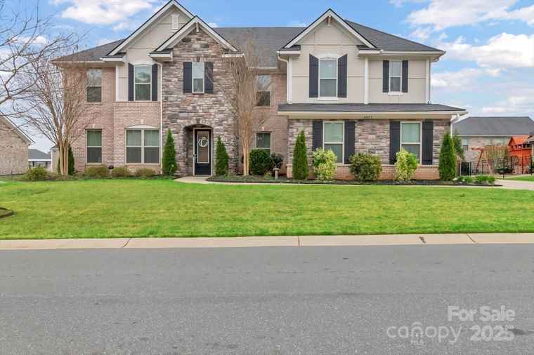Photo of 4071 Thames Cir Fort Mill, SC 29715