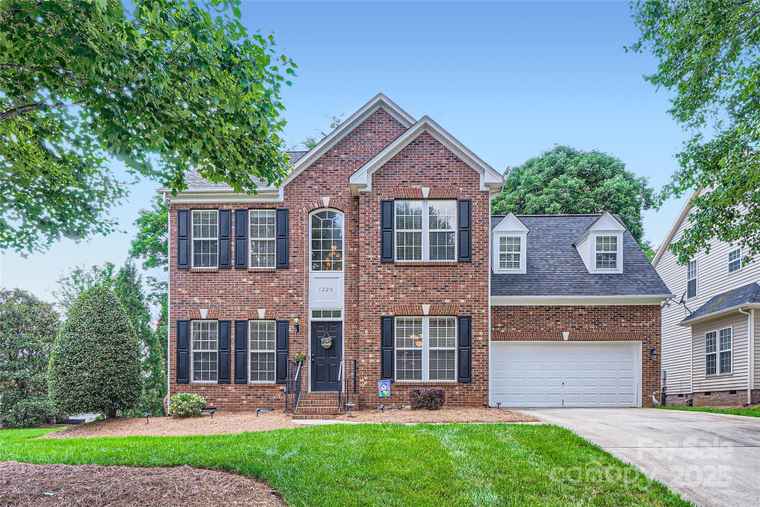 Photo of 1220 Elrond Dr NW Charlotte, NC 28269