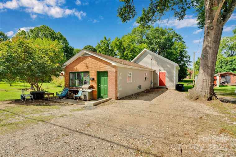 Photo of 111 Crowell Dr NW Concord, NC 28025