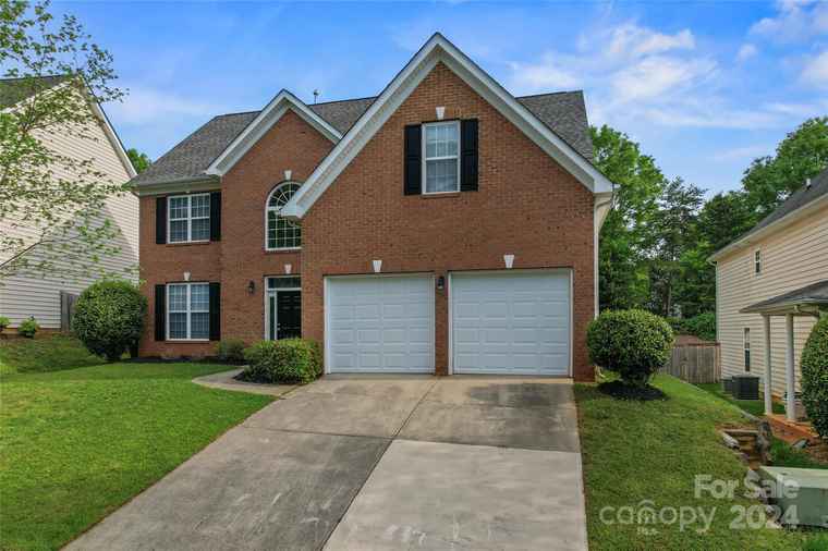 Photo of 10337 Montrose Dr NW Charlotte, NC 28269