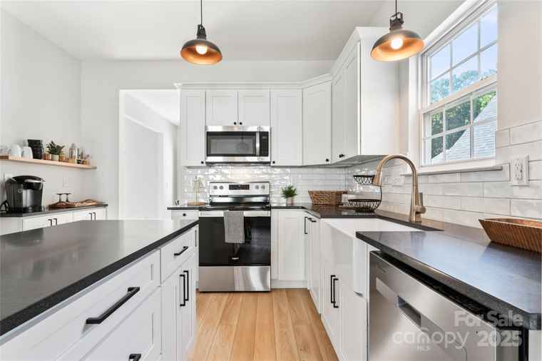 Photo of 1836 Danny Ct Matthews, NC 28105