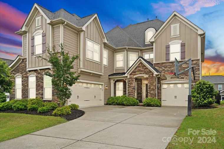 Photo of 10673 Skipping Rock Ln NW Concord, NC 28027
