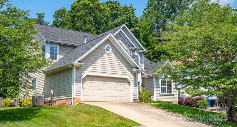 Photo of 131 Stone Ridge Ln Mooresville, NC 28117