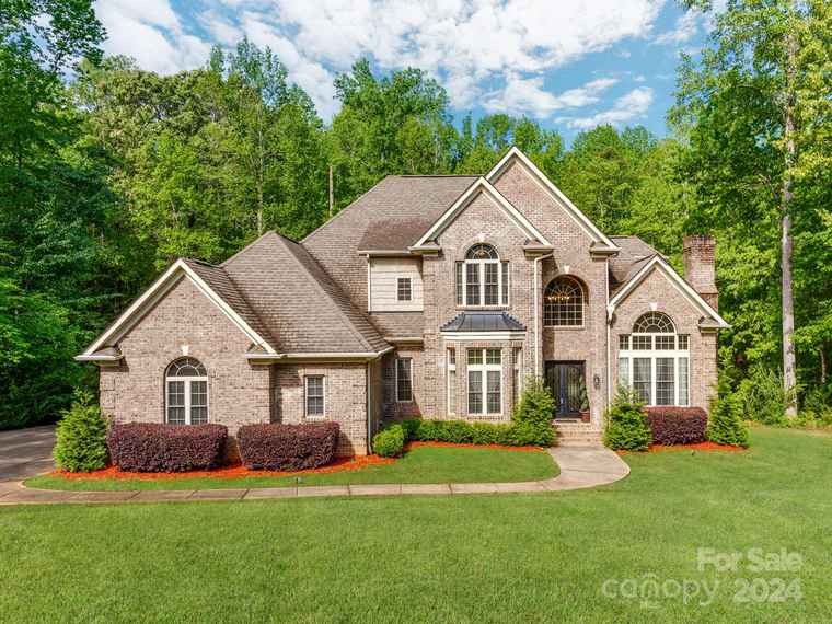 Photo of 4206 Oldstone Forest Dr Waxhaw, NC 28173